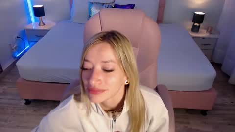 Snapshot of zoee_joness chatting on 4, 2, 2026 zoe online show from 4, 2, 2026