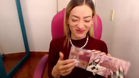 Snapshot of zoee_joness chatting on 23, 7, 2026 zoe online show from 23, 7, 2026