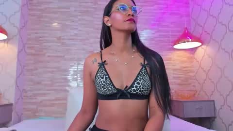 ZoeeSmitth online show from 24, 2, 2026