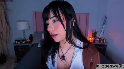 Snapshot of zoemiller32 chatting on 14, 10, 2025 CuteZoe online show from 14, 10, 2025