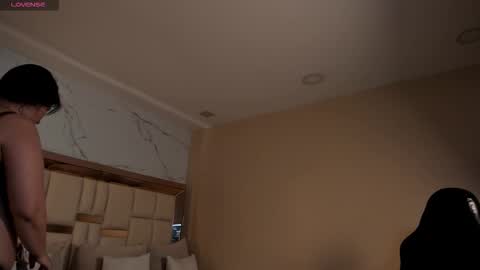 Snapshot of zoes_mile chatting on 18, 2, 2026 Zoes online show from 18, 2, 2026