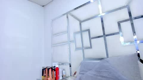 ZoeSwam online show from 5, 11, 2025