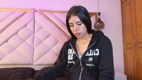 Snapshot of zoevg chatting on 27, 4, 2026 Zoe online show from 27, 4, 2026