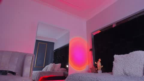 zoevidal_ online show from 1, 2, 2025