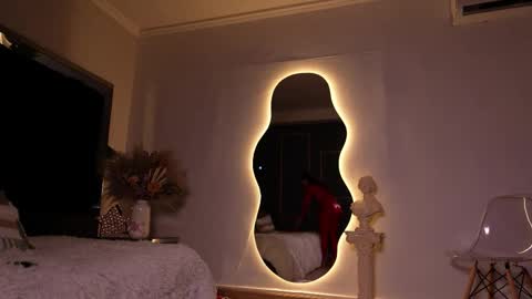 zoevidal_ online show from 10, 1, 2026