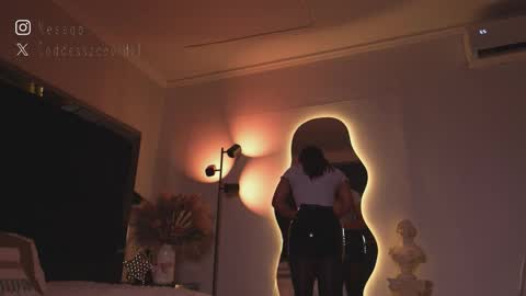 zoevidal_ online show from 22, 2, 2026