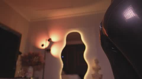 zoevidal_ online show from 14, 3, 2026