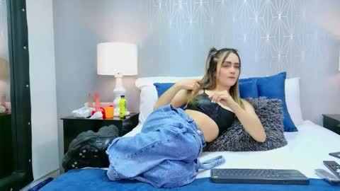 Snapshot of zoewilliis chatting on 6, 2, 2026 ZoeWilliis online show from 6, 2, 2026