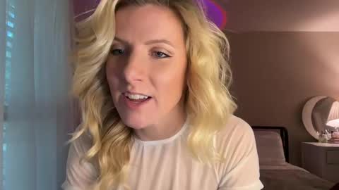 Snapshot of zoeydanner chatting on 2, 12, 2024 Zoeydanner online show from 2, 12, 2024