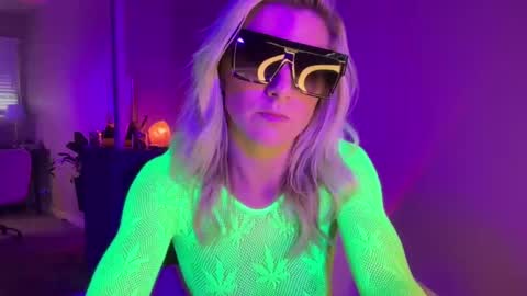 Snapshot of zoeydanner chatting on 11, 12, 2024 Zoeydanner online show from 11, 12, 2024