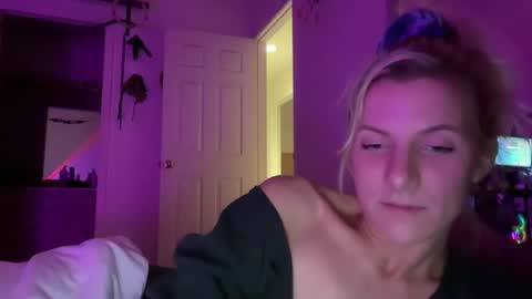 Snapshot of zoeydanner chatting on 20, 12, 2024 Zoeydanner online show from 20, 12, 2024