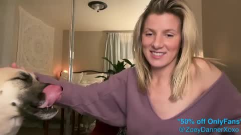 Snapshot of zoeydanner chatting on 6, 2, 2025 Zoeydanner online show from 6, 2, 2025