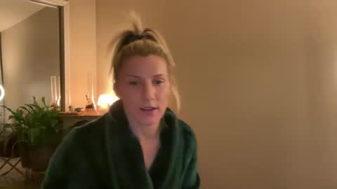 Snapshot of zoeydanner chatting on 7, 2, 2025 Zoeydanner online show from 7, 2, 2025