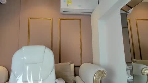 Z O E online show from 5, 12, 2025