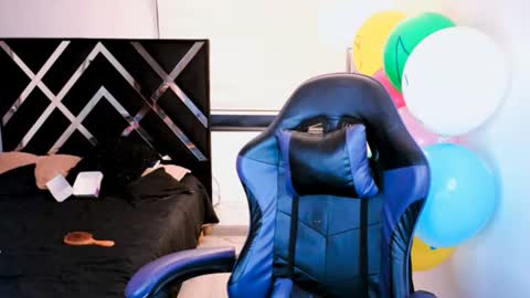 Zoee  online show from 31, 7, 2026