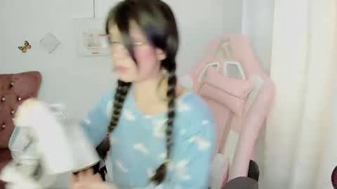 Snapshot of zooeybelair chatting on 14, 7, 2026 Alicie online show from 14, 7, 2026