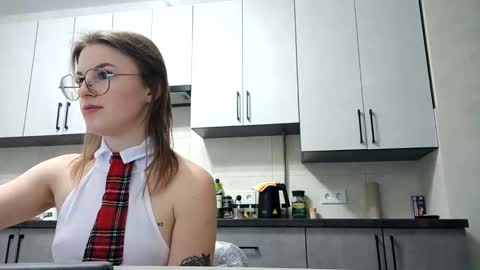 Snapshot of zoriana20 chatting on 11, 11, 2025 zoriana20 online show from 11, 11, 2025