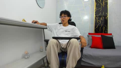     online show from 11, 11, 2025