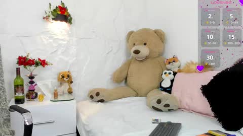 Snapshot of zorravioleta chatting on 5, 3, 2025 Violeta online show from 5, 3, 2025