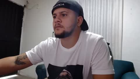 Snapshot of zues_gle25 chatting on 7, 10, 2025 zues_gle25 online show from 7, 10, 2025