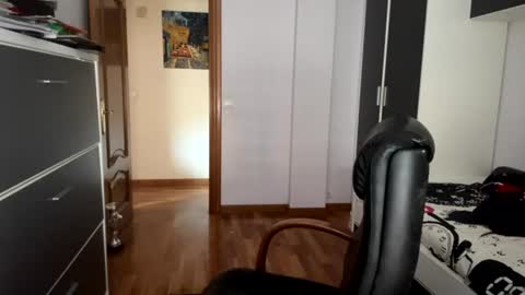 Snapshot of zurdineno chatting on 8, 7, 2026 zurdineno online show from 8, 7, 2026