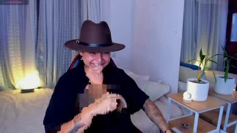 Snapshot of zuryramirez_ chatting on 18, 4, 2026 Zury Ramirez online show from 18, 4, 2026