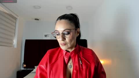 Snapshot of zuzana21 chatting on 5, 3, 2025 Zuzana21 online show from 5, 3, 2025
