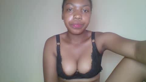 zyraelle_01 online show from 18, 4, 2026