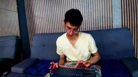 Zyro Nigth online show from 4, 12, 2025