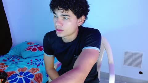 Snapshot of zyrosxk chatting on 28, 1, 2025 antonio felipe online show from 28, 1, 2025