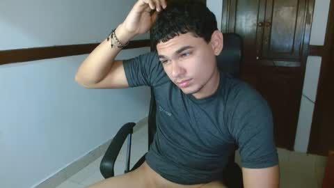 Snapshot of zyrosxk chatting on 25, 9, 2025 antonio felipe online show from 25, 9, 2025