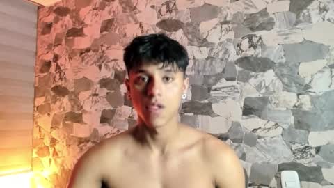 zyzz_1812 online show from 19, 3, 2026