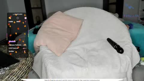 Miss Carla online show from 27, 10, 2025