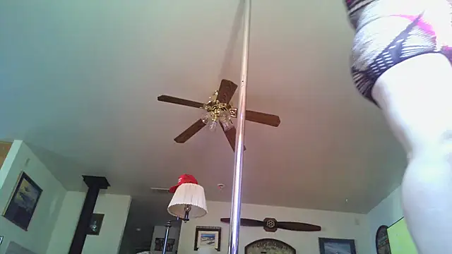 Snapshot of Starla_Quivers chatting on 3, 11, 2025 Starla Quivers online show from 3, 11, 2025