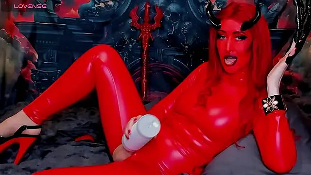 EvaDominatrix online show from 12, 10, 2025