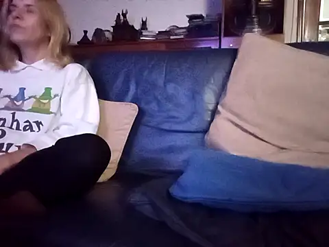 Snapshot of coolkasal chatting on 15, 4, 2026 coolkasal online show from 15, 4, 2026