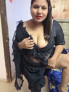 Snapshot of MOM-SUN-COUPLE chatting on 27, 6, 2026 MOM-SUN-COUPLE online show from 27, 6, 2026