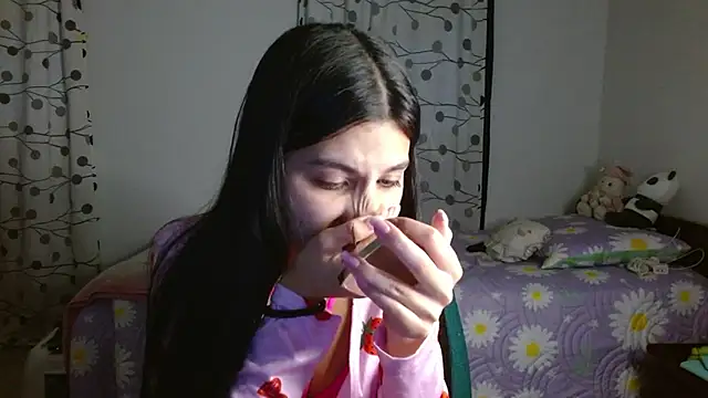 mia  lopez  online show from 4, 3, 2025