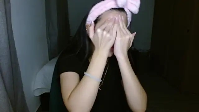 mia  lopez  online show from 11, 11, 2025