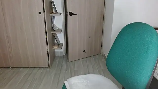 mia  lopez  online show from 9, 4, 2026