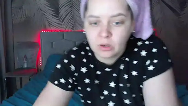 uliastar online show from 19, 2, 2025