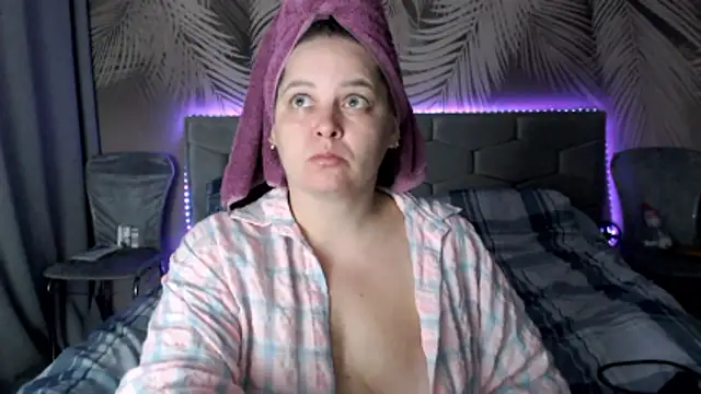 uliastar online show from 14, 10, 2025