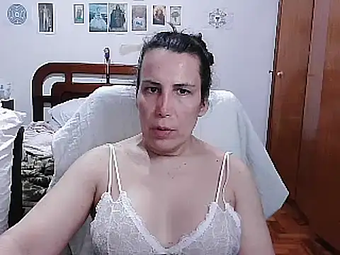 Snapshot of LauraVicttoria361215 chatting on 8, 3, 2025 LauraVicttoria361215 online show from 8, 3, 2025
