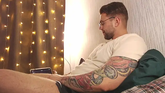 WayneWilson online show from 21, 12, 2025