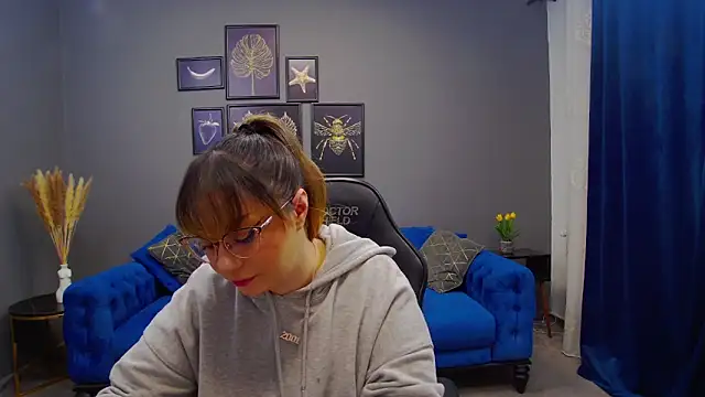 Katewalker  online show from 8, 1, 2025