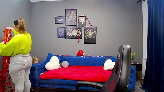 Katewalker  online show from 14, 2, 2025