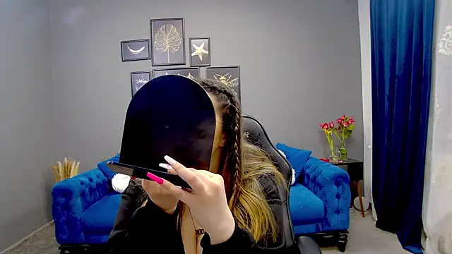 Katewalker  online show from 18, 3, 2025