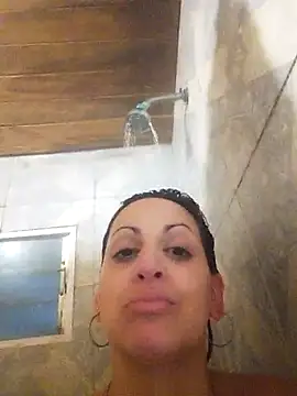 estefyzapata online show from 27, 4, 2026