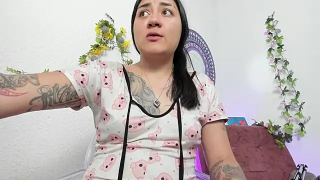 Hanna moore1 online show from 5, 2, 2025