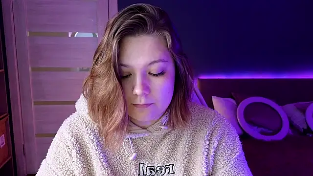 DjennaPalme online show from 15, 10, 2025